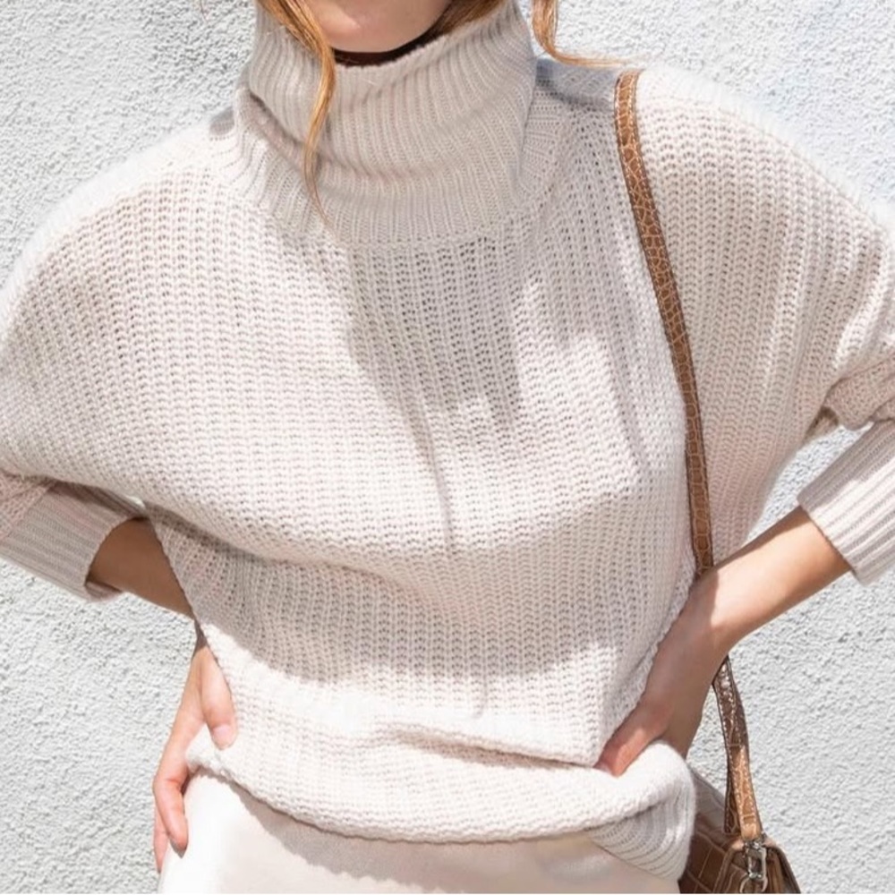 Billie the Label Turtleneck Sweater